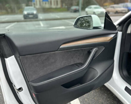 Белый Тесла Модель 3, объемом двигателя 0 л и пробегом 109 тыс. км за 16900 $, фото 25 на Automoto.ua