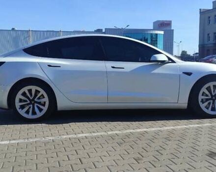 Тесла Модель 3 2022 в Чернигове на Automoto.ua Белый Тесла Модель 3, объемом двигателя 0 л и пробегом 62 тыс. км за 26000 $, фото 4 на Automoto.ua