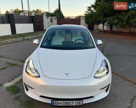 Белый Тесла Модель 3, объемом двигателя 0 л и пробегом 74 тыс. км за 24000 $, фото 16 на Automoto.ua