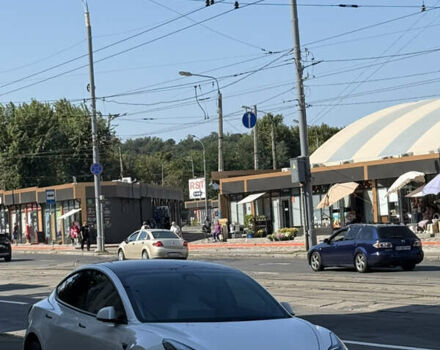 Білий Тесла Модель 3, об'ємом двигуна 0 л та пробігом 57 тис. км за 24290 $, фото 9 на Automoto.ua