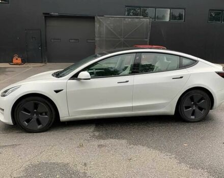 Білий Тесла Модель 3, об'ємом двигуна 0 л та пробігом 20 тис. км за 28000 $, фото 3 на Automoto.ua
