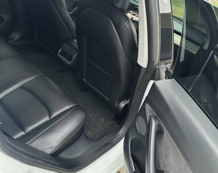 Белый Тесла Модель 3, объемом двигателя 0 л и пробегом 132 тыс. км за 21999 $, фото 12 на Automoto.ua