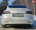 Білий Тесла Модель 3, об'ємом двигуна 0 л та пробігом 90 тис. км за 19900 $, фото 6 на Automoto.ua