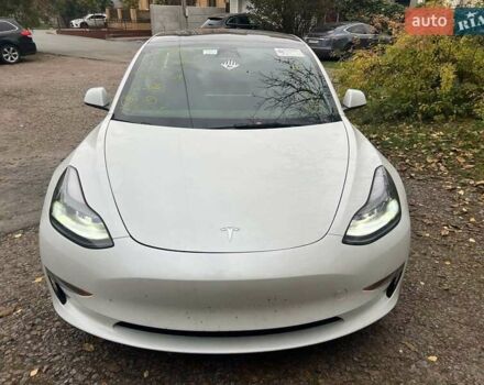 Тесла Модель 3 2022 у Києві на Automoto.ua Білий Тесла Модель 3, об'ємом двигуна 0 л та пробігом 64 тис. км за 14700 $, фото 25 на Automoto.ua