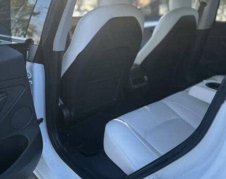 Білий Тесла Модель 3, об'ємом двигуна 0 л та пробігом 38 тис. км за 20999 $, фото 22 на Automoto.ua