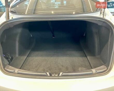 Белый Тесла Модель 3, объемом двигателя 0 л и пробегом 18 тыс. км за 28999 $, фото 31 на Automoto.ua