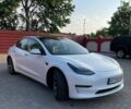 Білий Тесла Модель 3, об'ємом двигуна 0 л та пробігом 157 тис. км за 18650 $, фото 1 на Automoto.ua