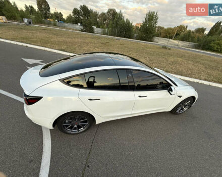Білий Тесла Модель 3, об'ємом двигуна 0 л та пробігом 45 тис. км за 19500 $, фото 14 на Automoto.ua