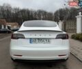 Білий Тесла Модель 3, об'ємом двигуна 0 л та пробігом 55 тис. км за 22500 $, фото 3 на Automoto.ua