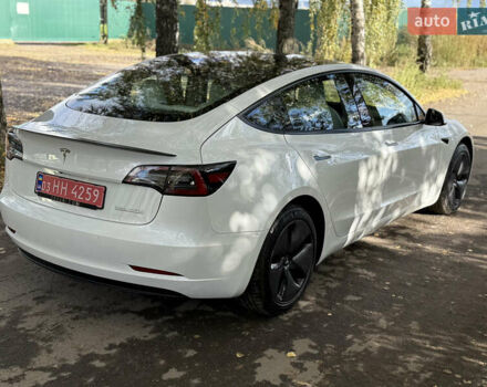 Тесла Модель 3 2022 в Дубно на Automoto.ua Белый Тесла Модель 3, объемом двигателя 0 л и пробегом 57 тыс. км за 22700 $, фото 4 на Automoto.ua