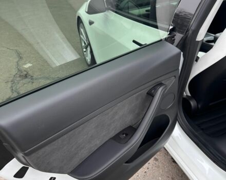 Белый Тесла Модель 3, объемом двигателя 0 л и пробегом 81 тыс. км за 21000 $, фото 11 на Automoto.ua