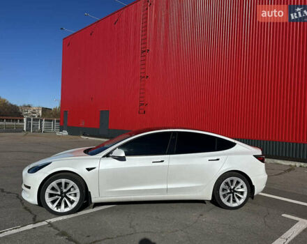 Белый Тесла Модель 3, объемом двигателя 0 л и пробегом 68 тыс. км за 22500 $, фото 2 на Automoto.ua