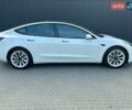 Белый Тесла Модель 3, объемом двигателя 0 л и пробегом 63 тыс. км за 22500 $, фото 2 на Automoto.ua