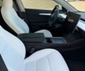 Белый Тесла Модель 3, объемом двигателя 0 л и пробегом 35 тыс. км за 26500 $, фото 32 на Automoto.ua