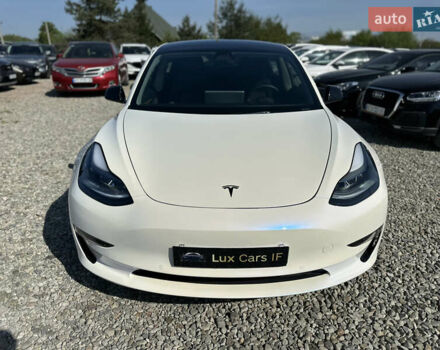 Тесла Модель 3 2022 в Ивано-Франковске на Automoto.ua Белый Тесла Модель 3, объемом двигателя 0 л и пробегом 94 тыс. км за 22000 $, фото 3 на Automoto.ua