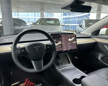 Белый Тесла Модель 3, объемом двигателя 0 л и пробегом 76 тыс. км за 22900 $, фото 20 на Automoto.ua