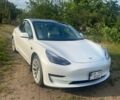 Білий Тесла Модель 3, об'ємом двигуна 0 л та пробігом 37 тис. км за 27600 $, фото 1 на Automoto.ua
