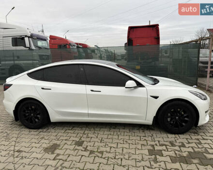 Білий Тесла Модель 3, об'ємом двигуна 0 л та пробігом 55 тис. км за 20200 $, фото 3 на Automoto.ua