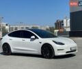 Білий Тесла Модель 3, об'ємом двигуна 0 л та пробігом 68 тис. км за 26800 $, фото 16 на Automoto.ua