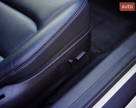 Білий Тесла Модель 3, об'ємом двигуна 0 л та пробігом 33 тис. км за 20700 $, фото 31 на Automoto.ua