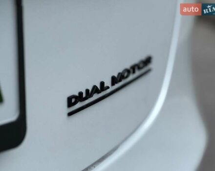 Белый Тесла Модель 3, объемом двигателя 0 л и пробегом 85 тыс. км за 21999 $, фото 16 на Automoto.ua