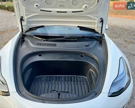 Білий Тесла Модель 3, об'ємом двигуна 0 л та пробігом 52 тис. км за 22000 $, фото 17 на Automoto.ua