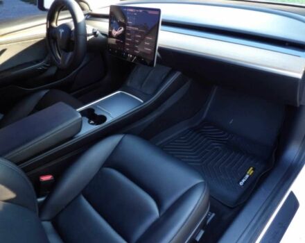 Белый Тесла Модель 3, объемом двигателя 0 л и пробегом 23 тыс. км за 18200 $, фото 8 на Automoto.ua