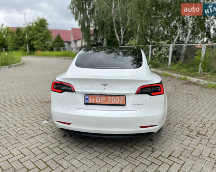 Белый Тесла Модель 3, объемом двигателя 0 л и пробегом 76 тыс. км за 20500 $, фото 15 на Automoto.ua