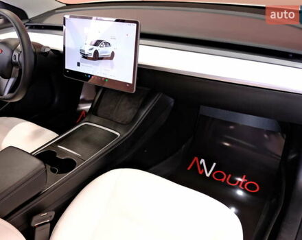 Білий Тесла Модель 3, об'ємом двигуна 0 л та пробігом 60 тис. км за 22900 $, фото 39 на Automoto.ua