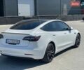 Білий Тесла Модель 3, об'ємом двигуна 0 л та пробігом 68 тис. км за 26800 $, фото 12 на Automoto.ua