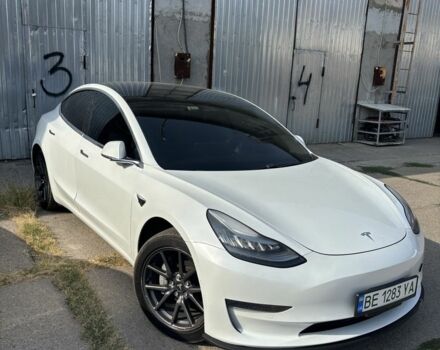 Тесла Модель 3 2022 у Миколаєві на Automoto.ua Білий Тесла Модель 3, об'ємом двигуна 0 л та пробігом 165 тис. км за 18500 $, фото 1 на Automoto.ua