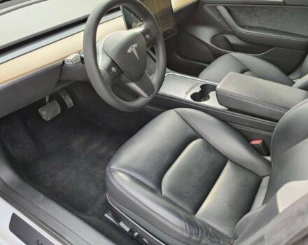 Белый Тесла Модель 3, объемом двигателя 0 л и пробегом 47 тыс. км за 17000 $, фото 4 на Automoto.ua