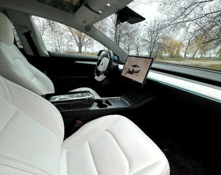 Белый Тесла Модель 3, объемом двигателя 0 л и пробегом 48 тыс. км за 25500 $, фото 6 на Automoto.ua