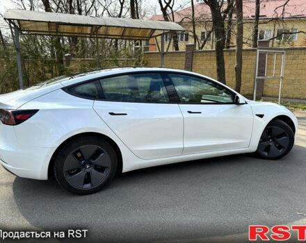 Білий Тесла Модель 3, об'ємом двигуна 0.32 л та пробігом 32 тис. км за 23999 $, фото 4 на Automoto.ua