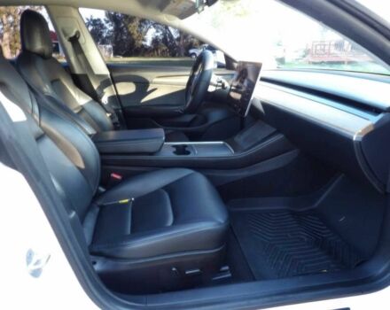 Белый Тесла Модель 3, объемом двигателя 0 л и пробегом 23 тыс. км за 18200 $, фото 7 на Automoto.ua