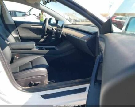 Белый Тесла Модель 3, объемом двигателя 0 л и пробегом 38 тыс. км за 10300 $, фото 8 на Automoto.ua