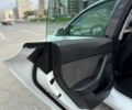 Білий Тесла Модель 3, об'ємом двигуна 0 л та пробігом 113 тис. км за 19200 $, фото 11 на Automoto.ua