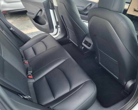 Белый Тесла Модель 3, объемом двигателя 0 л и пробегом 48 тыс. км за 12500 $, фото 15 на Automoto.ua