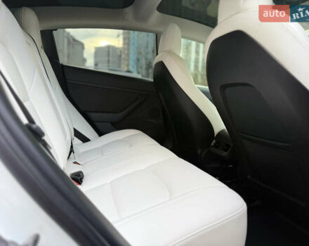 Белый Тесла Модель 3, объемом двигателя 0 л и пробегом 60 тыс. км за 22900 $, фото 8 на Automoto.ua