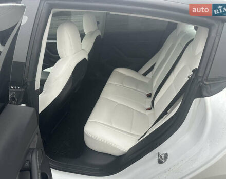 Белый Тесла Модель 3, объемом двигателя 0 л и пробегом 59 тыс. км за 22000 $, фото 12 на Automoto.ua