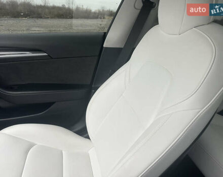 Белый Тесла Модель 3, объемом двигателя 0 л и пробегом 59 тыс. км за 22000 $, фото 26 на Automoto.ua