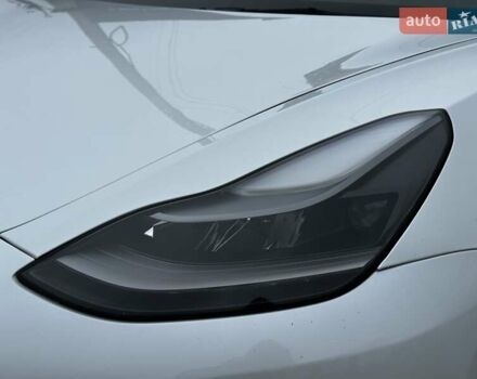 Белый Тесла Модель 3, объемом двигателя 0 л и пробегом 35 тыс. км за 24699 $, фото 4 на Automoto.ua