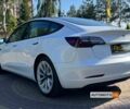 Белый Тесла Модель 3, объемом двигателя 82 л и пробегом 98 тыс. км за 24800 $, фото 3 на Automoto.ua