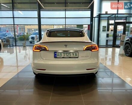 Белый Тесла Модель 3, объемом двигателя 0 л и пробегом 18 тыс. км за 28999 $, фото 9 на Automoto.ua