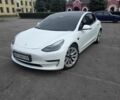 Білий Тесла Модель 3, об'ємом двигуна 0 л та пробігом 180 тис. км за 18794 $, фото 1 на Automoto.ua