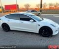 Білий Тесла Модель 3, об'ємом двигуна 0.21 л та пробігом 80 тис. км за 18500 $, фото 1 на Automoto.ua
