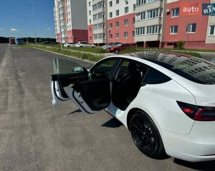 Белый Тесла Модель 3, объемом двигателя 0 л и пробегом 41 тыс. км за 22000 $, фото 3 на Automoto.ua