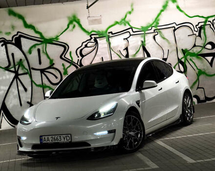 Білий Тесла Модель 3, об'ємом двигуна 0 л та пробігом 74 тис. км за 21800 $, фото 25 на Automoto.ua