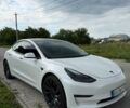 Білий Тесла Модель 3, об'ємом двигуна 0 л та пробігом 64 тис. км за 22500 $, фото 2 на Automoto.ua