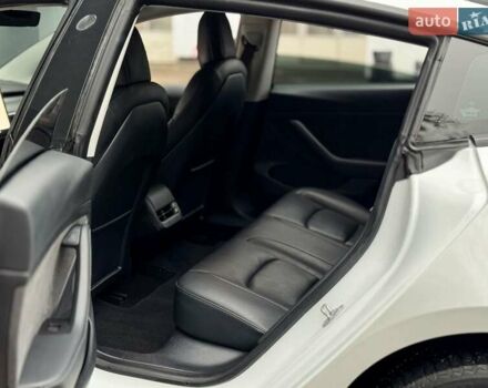 Білий Тесла Модель 3, об'ємом двигуна 0 л та пробігом 117 тис. км за 20999 $, фото 14 на Automoto.ua